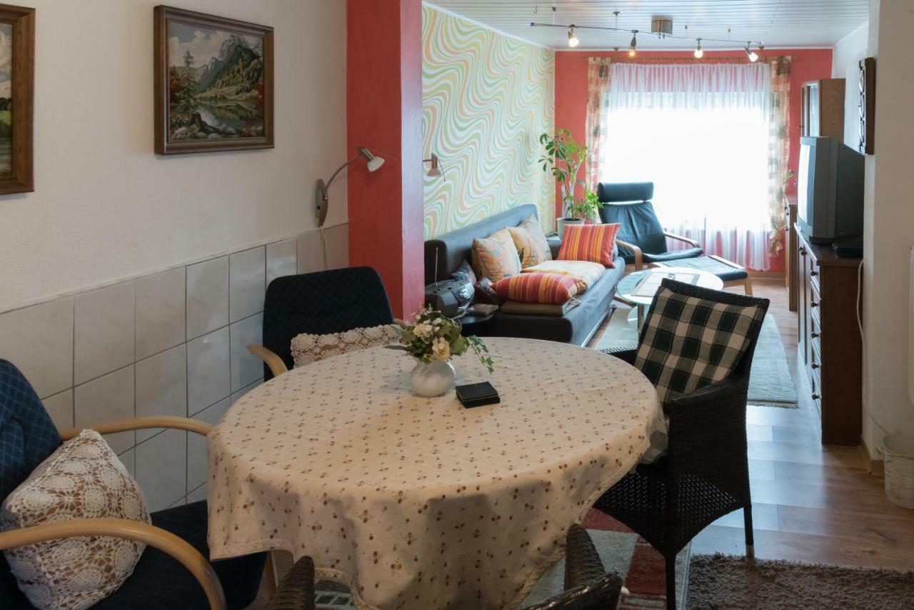 Ferienwohnung Buettner Solms-Oberbiel Экстерьер фото